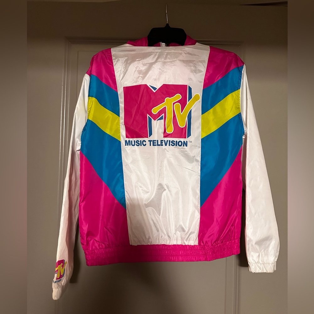 MTV hooded lightweight windbreaker